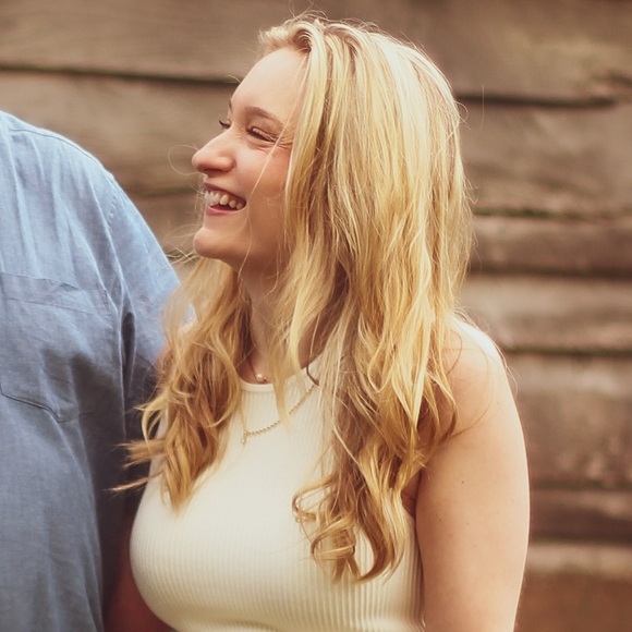 Meet your Posher, Brandi - Picture 1 of 1